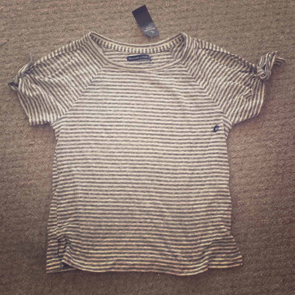 NWT Abercrombie cute short sleeve shirt top sz XS